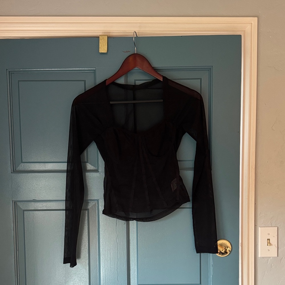 BLACK MESH LONG SLEEVE